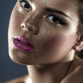 022-Kate-Johns-Make-up-Artist-Luminous-Glowy-Skin-Freckles-beauty1